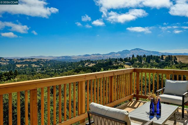37 Corte Pinon, Moraga, CA 94556