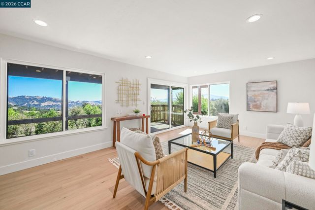 37 Corte Pinon, Moraga, CA 94556