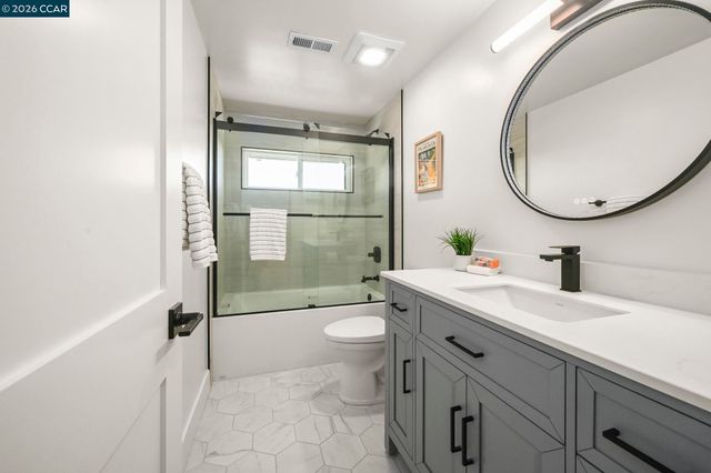 37 Corte Pinon, Moraga, CA 94556