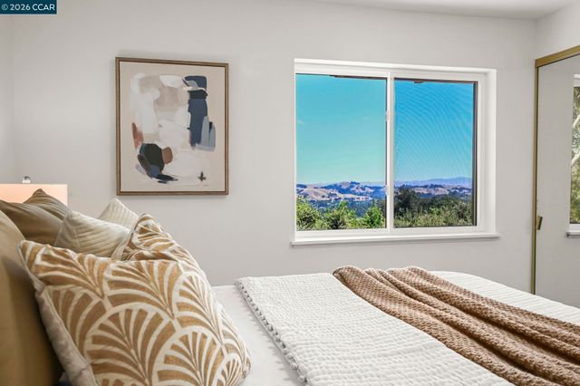 37 Corte Pinon, Moraga, CA 94556