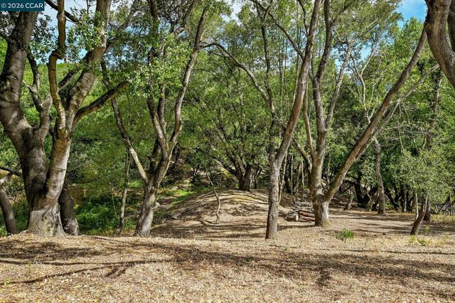 37 Corte Pinon, Moraga, CA 94556