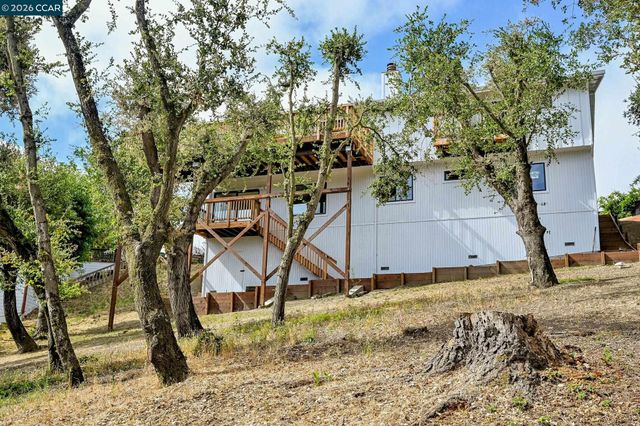 37 Corte Pinon, Moraga, CA 94556
