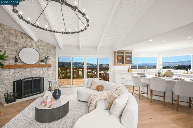 37 Corte Pinon, Moraga, CA 94556
