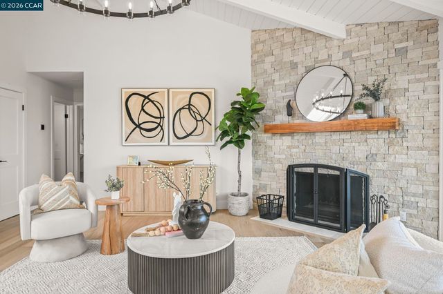 37 Corte Pinon, Moraga, CA 94556