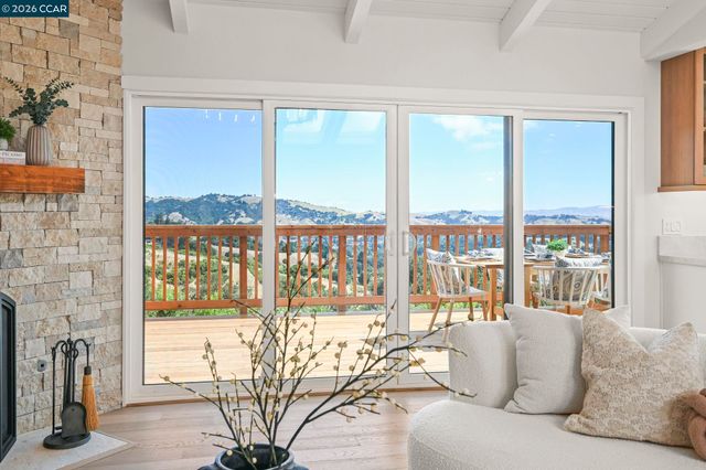 37 Corte Pinon, Moraga, CA 94556