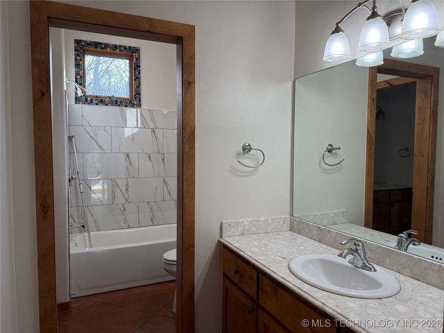 1001 N 64th Street West, Muskogee, OK 74401