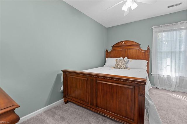 100 Kiskiac TURN, Yorktown, VA 23693