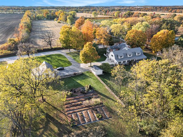 2325 Portage Road, Bertrand Twp, MI 49120