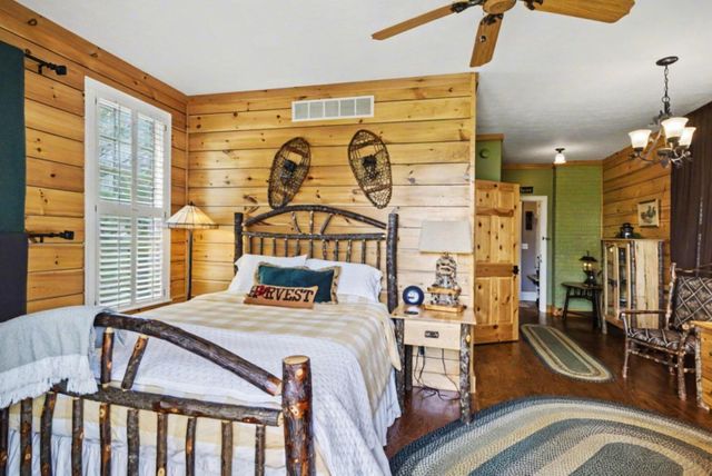 2325 Portage Road, Bertrand Twp, MI 49120
