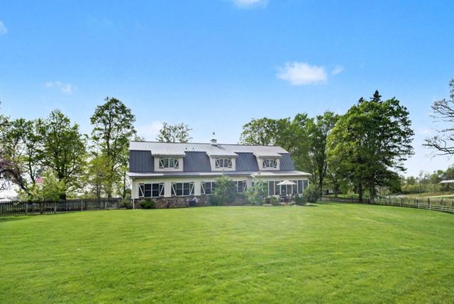 2325 Portage Road, Bertrand Twp, MI 49120