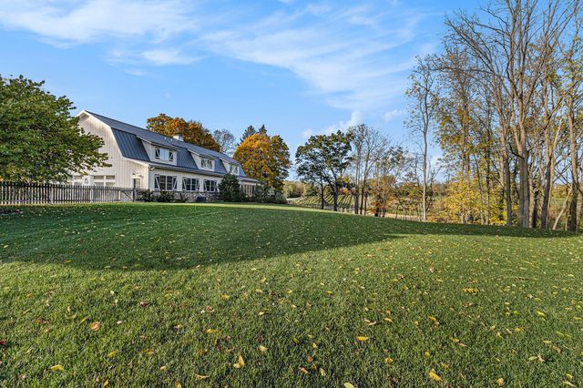 2325 Portage Road, Bertrand Twp, MI 49120
