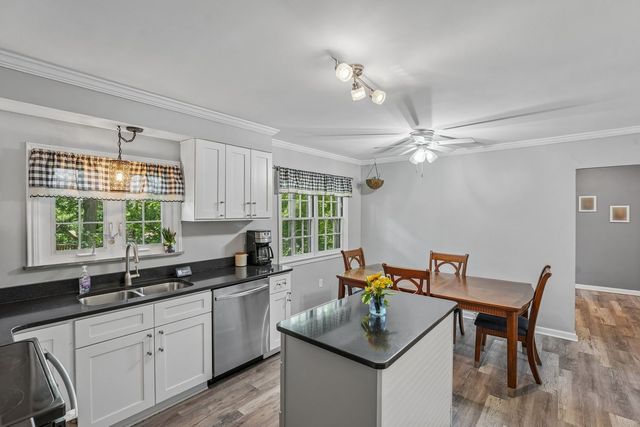 320 Frazier Dr, Neshannock Twp, PA 16105