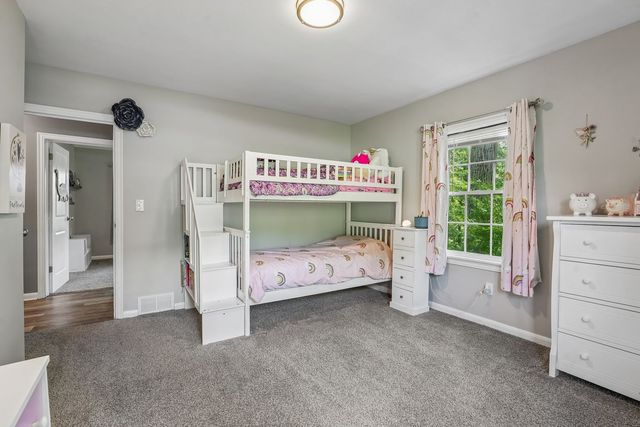320 Frazier Dr, Neshannock Twp, PA 16105