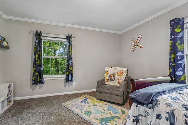 320 Frazier Dr, Neshannock Twp, PA 16105