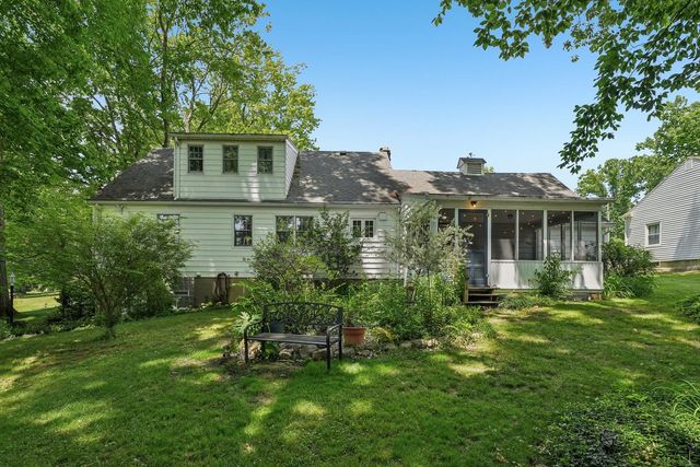 320 Frazier Dr, Neshannock Twp, PA 16105