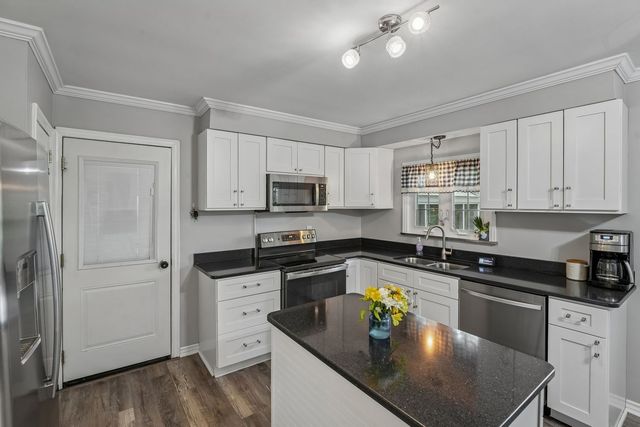 320 Frazier Dr, Neshannock Twp, PA 16105