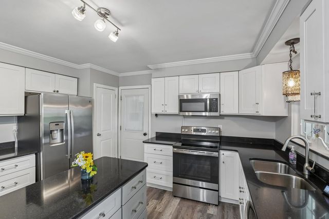 320 Frazier Dr, Neshannock Twp, PA 16105