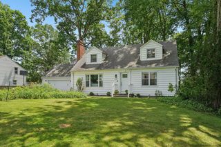 320 Frazier Dr, Neshannock Twp, PA 16105