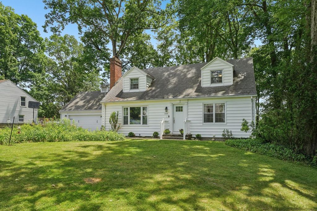 320 Frazier Dr, Neshannock Twp, PA 16105