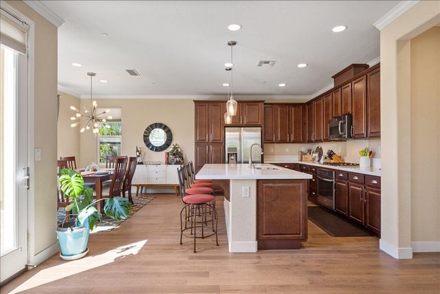 8400 Brooklyn Rd, Sacramento, CA 95829