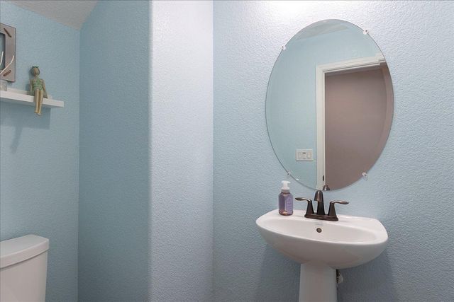 8400 Brooklyn Rd, Sacramento, CA 95829