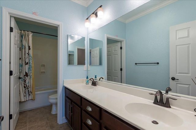 8400 Brooklyn Rd, Sacramento, CA 95829