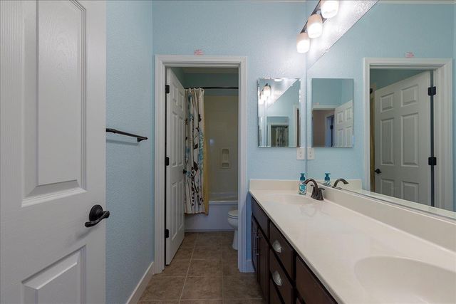 8400 Brooklyn Rd, Sacramento, CA 95829