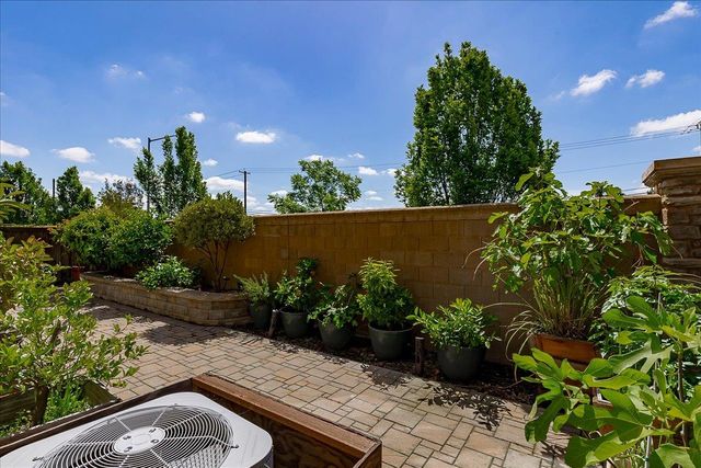 8400 Brooklyn Rd, Sacramento, CA 95829