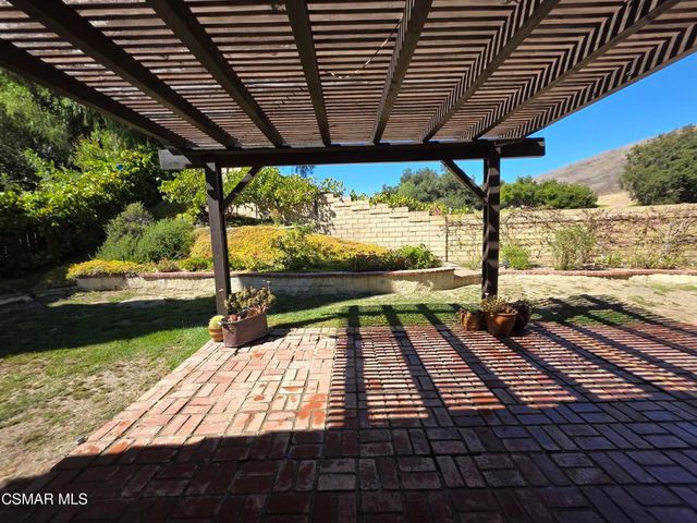 2414 Rikkard Drive, Thousand Oaks, CA 91362