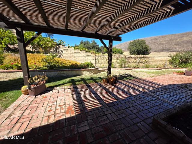 2414 Rikkard Drive, Thousand Oaks, CA 91362