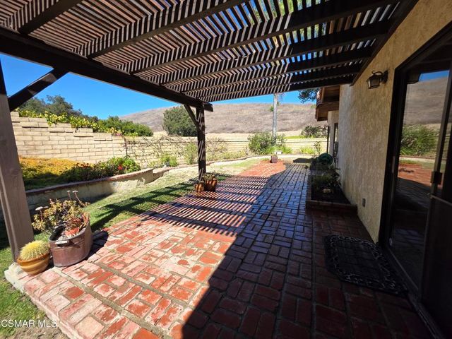 2414 Rikkard Drive, Thousand Oaks, CA 91362
