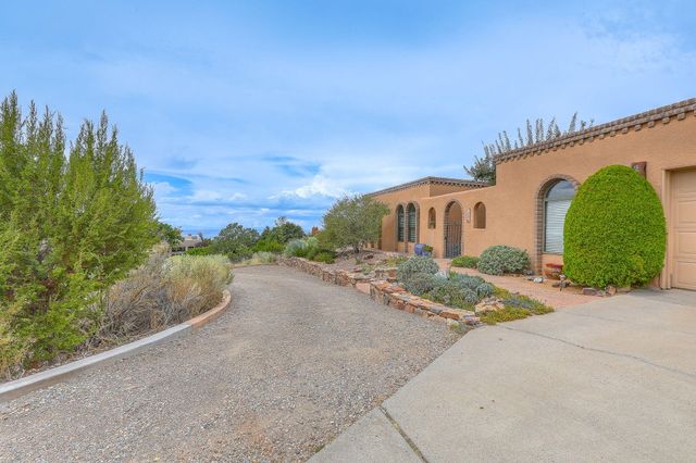 148 Whitetail Road NE, Albuquerque, NM 87122