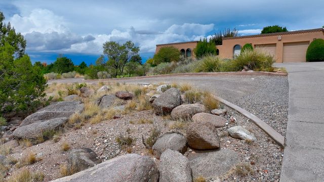 148 Whitetail Road NE, Albuquerque, NM 87122