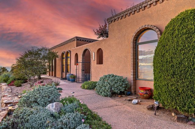 148 Whitetail Road NE, Albuquerque, NM 87122