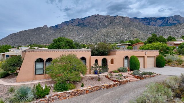 148 Whitetail Road NE, Albuquerque, NM 87122