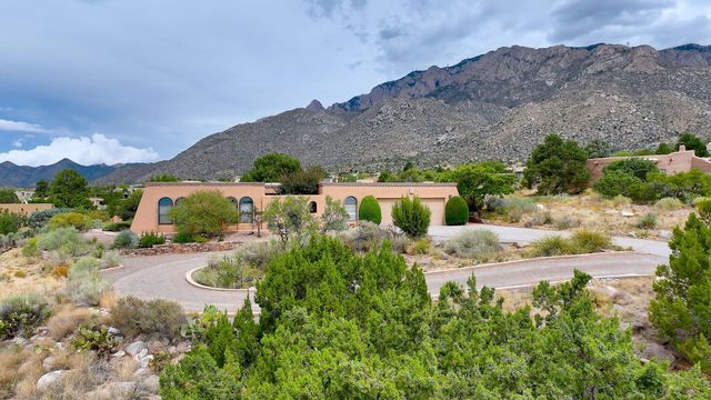 148 Whitetail Road NE, Albuquerque, NM 87122