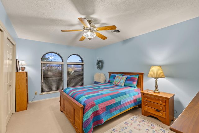 148 Whitetail Road NE, Albuquerque, NM 87122