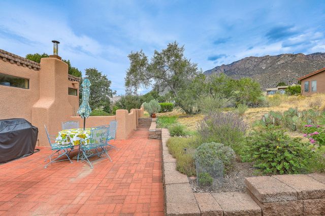 148 Whitetail Road NE, Albuquerque, NM 87122