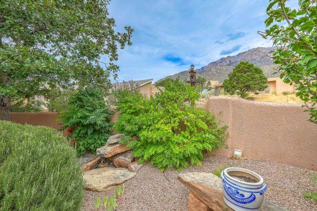 148 Whitetail Road NE, Albuquerque, NM 87122