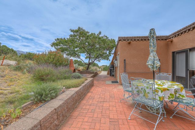 148 Whitetail Road NE, Albuquerque, NM 87122