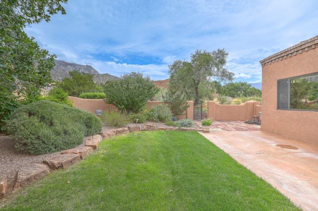 148 Whitetail Road NE, Albuquerque, NM 87122