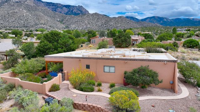 148 Whitetail Road NE, Albuquerque, NM 87122