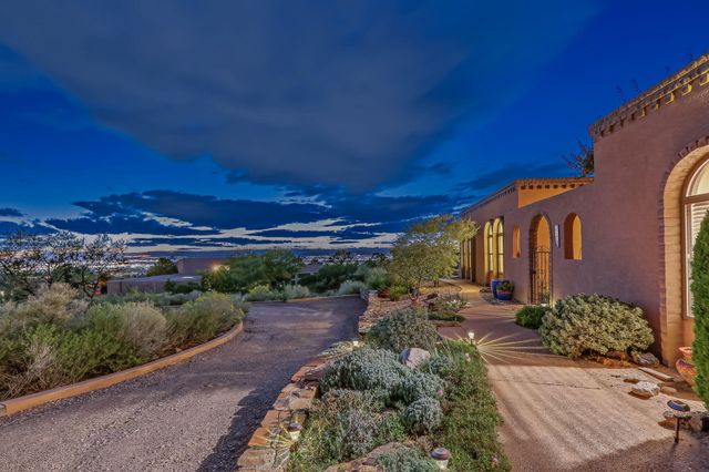 148 Whitetail Road NE, Albuquerque, NM 87122