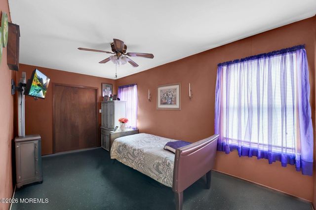 9 Holly Street, Keansburg, NJ 07734