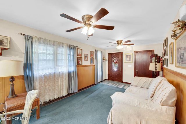 9 Holly Street, Keansburg, NJ 07734