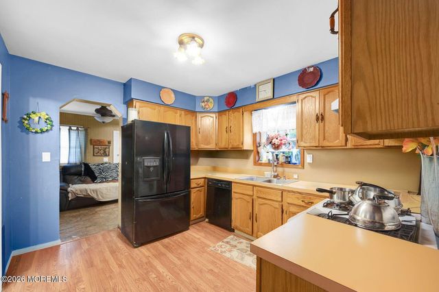 9 Holly Street, Keansburg, NJ 07734