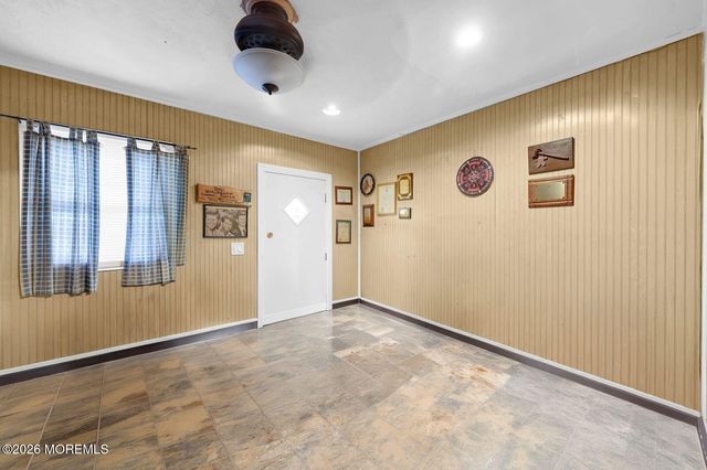 9 Holly Street, Keansburg, NJ 07734