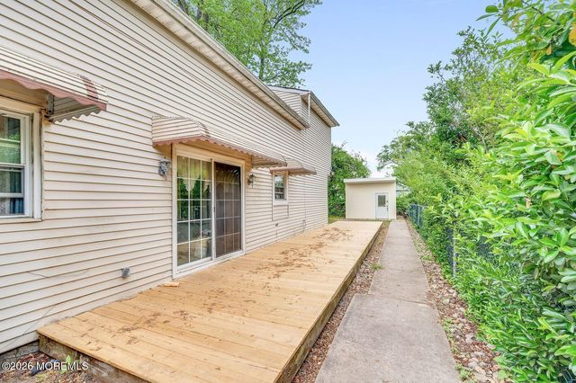 9 Holly Street, Keansburg, NJ 07734