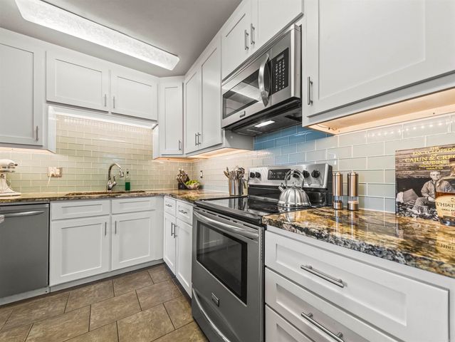 220 SUNSET BAY Road, Hot Springs, AR 71901