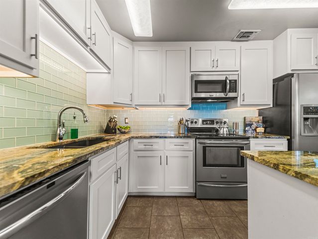 220 SUNSET BAY Road, Hot Springs, AR 71901